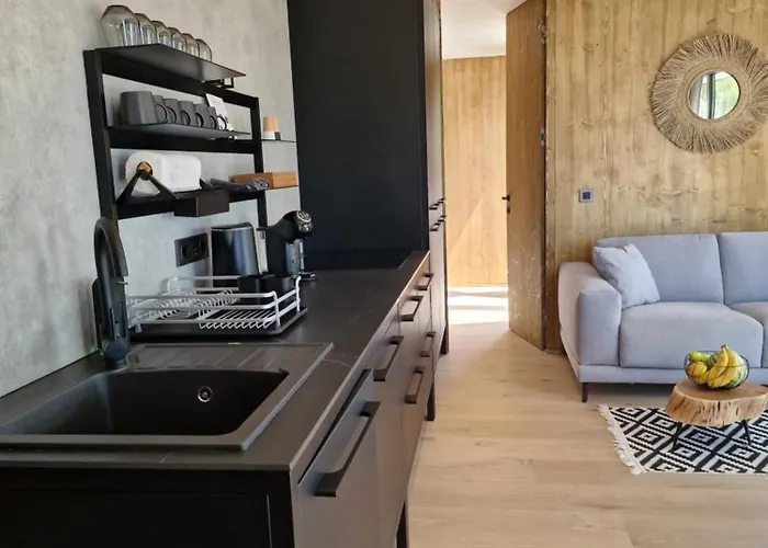 The Sea View With Pool בית נופש *