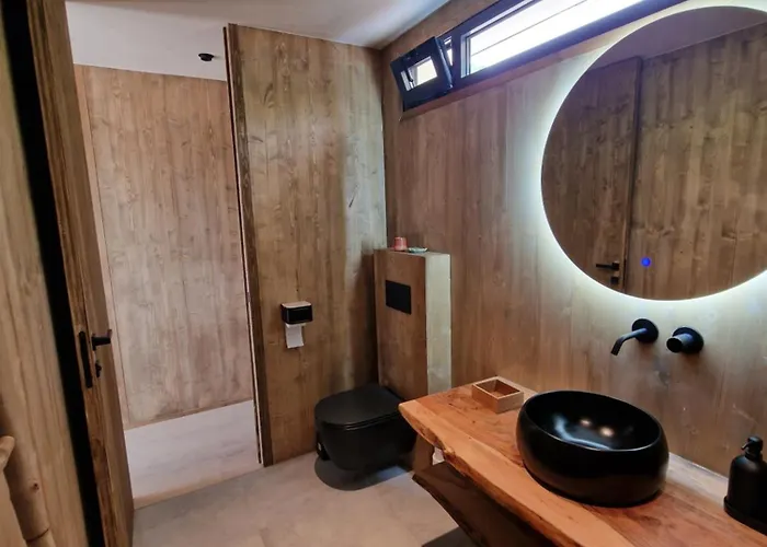 בית נופש The Sea View With Pool *