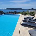 Feriehus The Sea View With Pool *