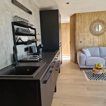 The Sea View With Pool Hébergement de vacances *