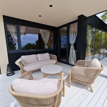 Holiday home The Sea View With Pool Drage