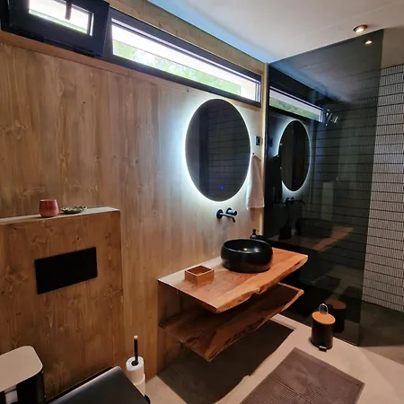 The Sea View With Pool Prázdninový dům