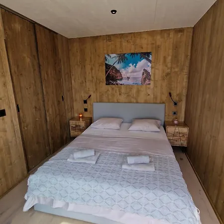 Hébergement de vacances The Sea View With Pool