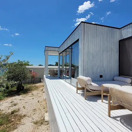 The Sea View With Pool