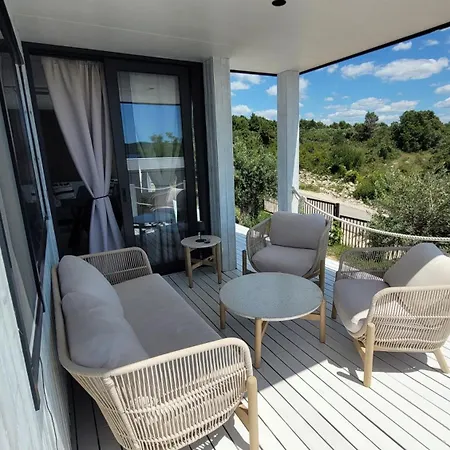 The Sea View With Pool *