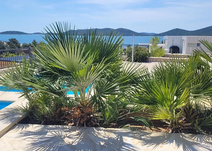 The Sea View With Pool Drage